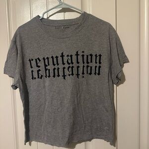 Taylor Swift rep tour merch